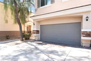 Photo #1: 2720088 Listing