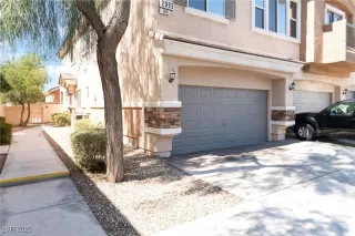 Photo #2: 2720088 Listing