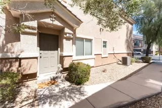 Photo #3: 2720088 Listing