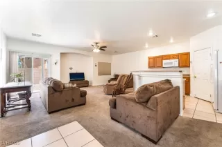 Photo #4: 2720088 Listing