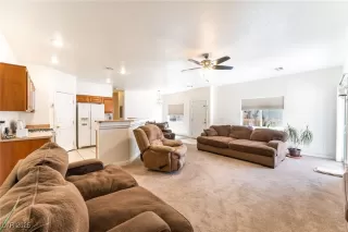 Photo #6: 2720088 Listing