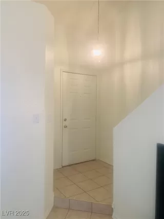 Photo #6: 2720097 Listing 