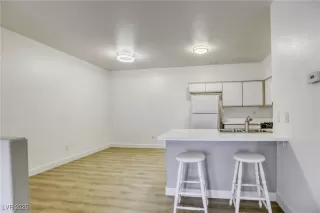 Photo #6: 2720099 Listing 