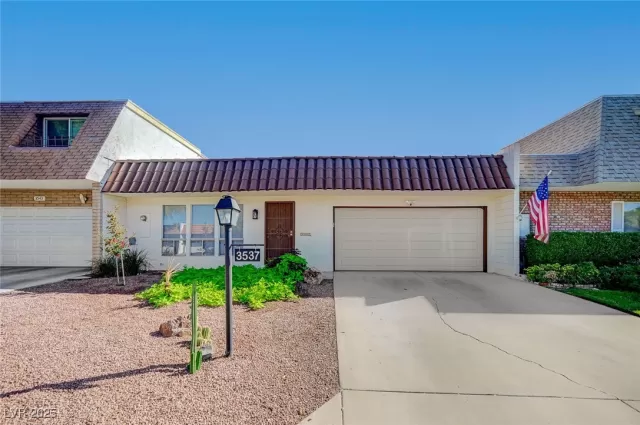 MLS: 2720114 Condo For Sale