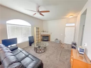 Photo #5: 2720136 Listing 