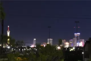 Photo #1: 2720139 Listing