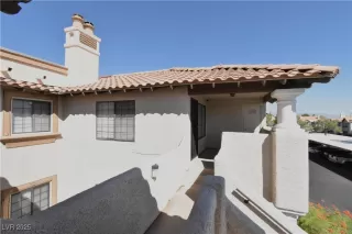 Photo #3: 2720139 Listing