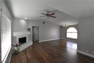 Photo #5: 2720139 Listing