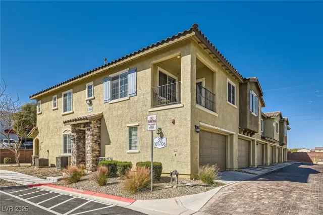 MLS: 2720153 Condo For Sale