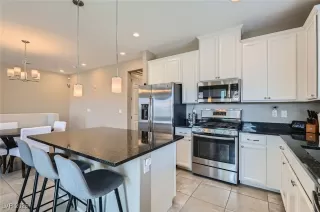 Photo #1: 2720153 Listing 