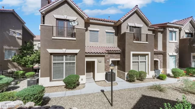 MLS: 2720168 Condo For Sale