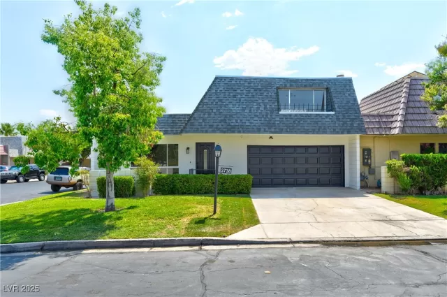 MLS: 2720195 Condo For Sale