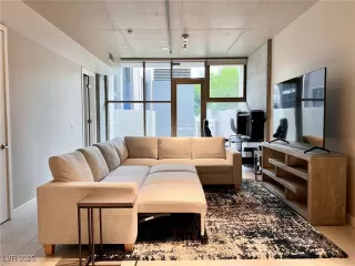 Photo #4: 2720205 Listing 