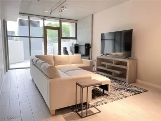 Photo #6: 2720205 Listing 