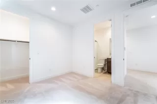 Photo #3: 2720210 Listing