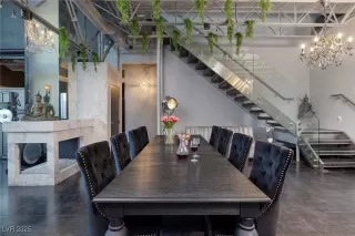 Photo #2: 2720224 Listing