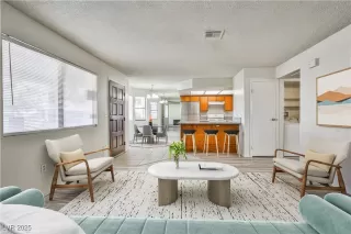 Photo #1: 2720227 Listing 