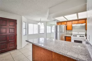 Photo #2: 2720227 Listing 