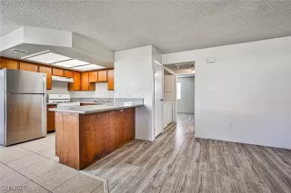 Photo #4: 2720227 Listing 