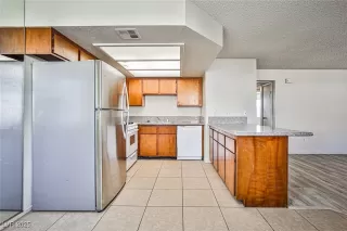 Photo #5: 2720227 Listing 