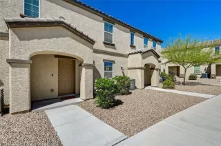 Photo #1: 2720237 Listing 