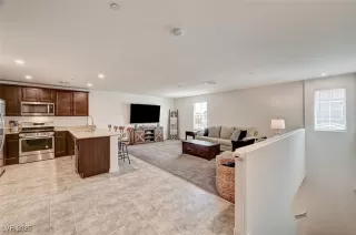 Photo #2: 2720237 Listing 