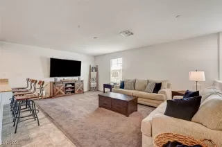 Photo #3: 2720237 Listing 