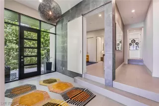 Photo #2: 2720263 Listing 