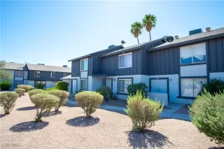 Photo #3: 2720270 Listing