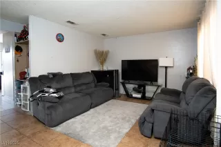 Photo #4: 2720270 Listing