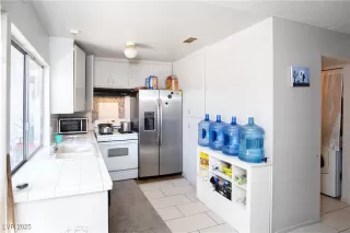 Photo #5: 2720270 Listing