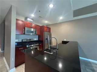Photo #1: 2720282 Listing 