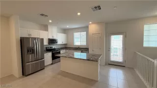 Photo #5: 2720289 Listing 