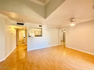 Photo #4: 2720294 Listing 