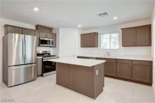 Photo #2: 2720299 Listing 