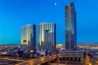 Photo #1: 2720304 Listing