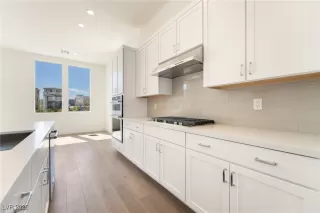 Photo #5: 2720311 Listing 