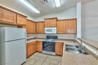 Photo #3: 2720317 Listing 