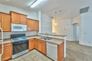 Photo #4: 2720317 Listing 