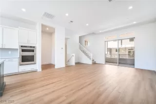 Photo #5: 2720338 Listing 