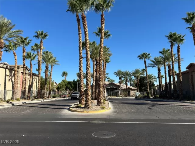 MLS: 2720354 Condo For Sale