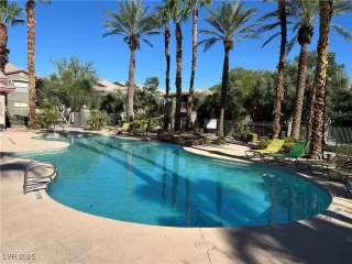 Photo #2: 2720354 Listing 