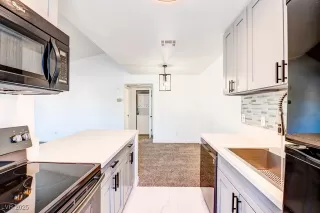 Photo #3: 2720373 Listing 