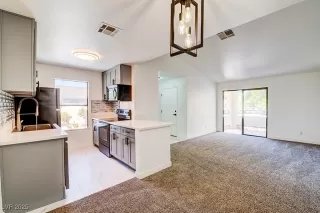 Photo #6: 2720373 Listing 