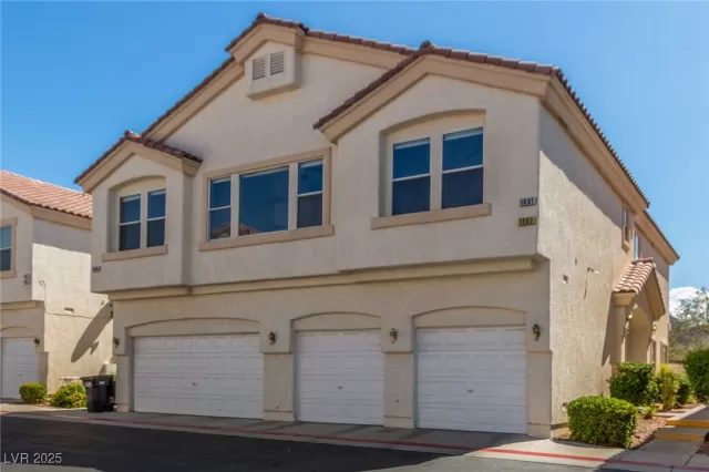 MLS: 2720382 Condo For Sale