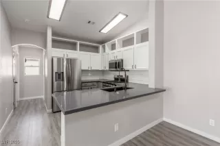 Photo #3: 2720382 Listing