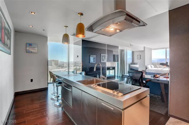 MLS: 2720383 Condo For Sale