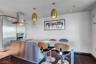 Photo #4: 2720383 Listing 