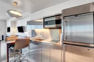 Photo #2: 2720385 Listing 