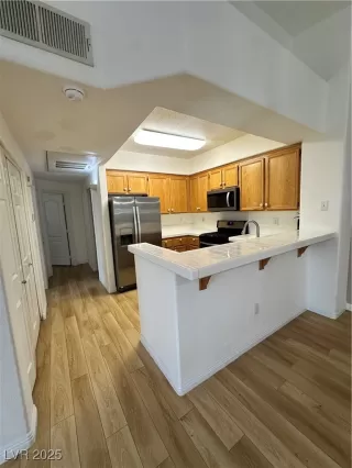 Photo #4: 2720386 Listing 